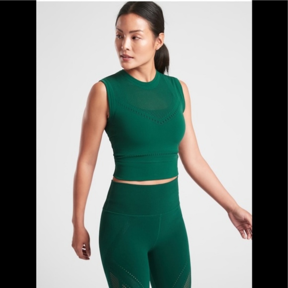 NWT Athleta Pavana Crop Top S/M